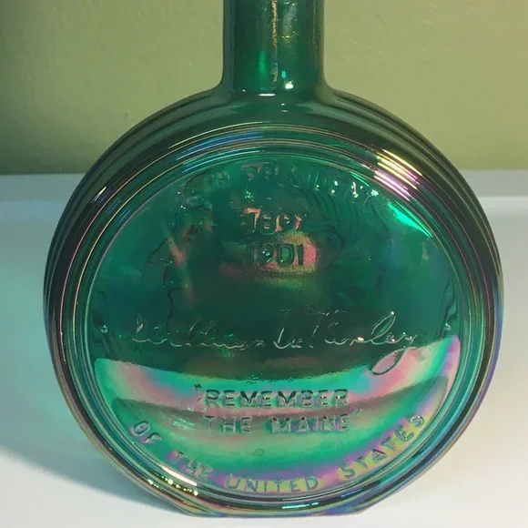 SOLD Vintage 1970’s Green Carnival Glass Decanter - Picture 5 of 8